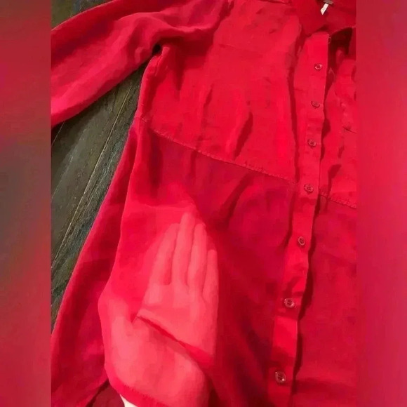 Free People Women’s S Red Button-Down Tulip Back Blouse w/Sheer Sleeves/Bottom - Picture 7 of 13
